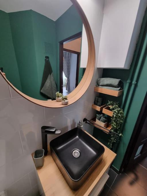 Central Old Town Apartment Bukares Bagian luar foto