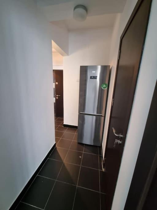 Central Old Town Apartment Bukares Bagian luar foto